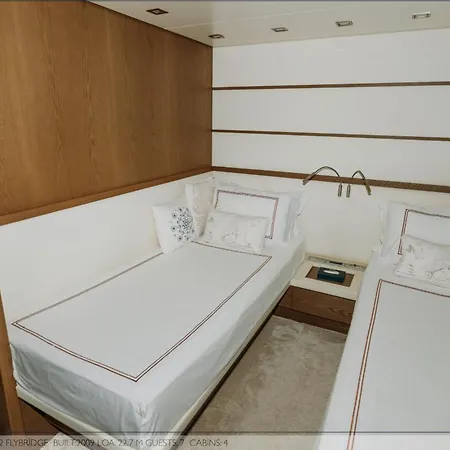 Sanlorenzo Sl Deluxe Motoryacht 船上ホテル
