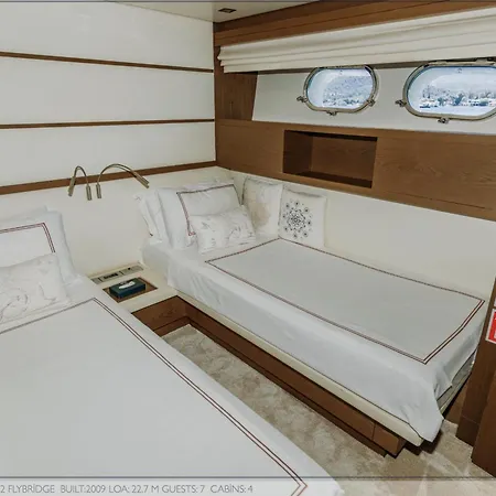 Sanlorenzo Sl Deluxe Motoryacht 船上ホテル *