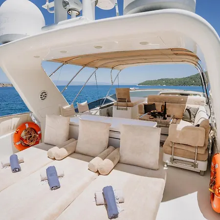 Úszó hotel Sanlorenzo Sl Deluxe Motoryacht